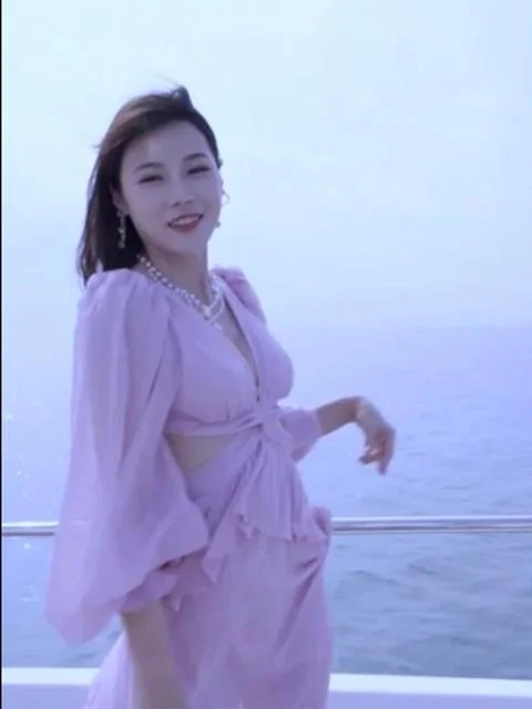 Cuộc Sống Thần Tiên Của A Lãng